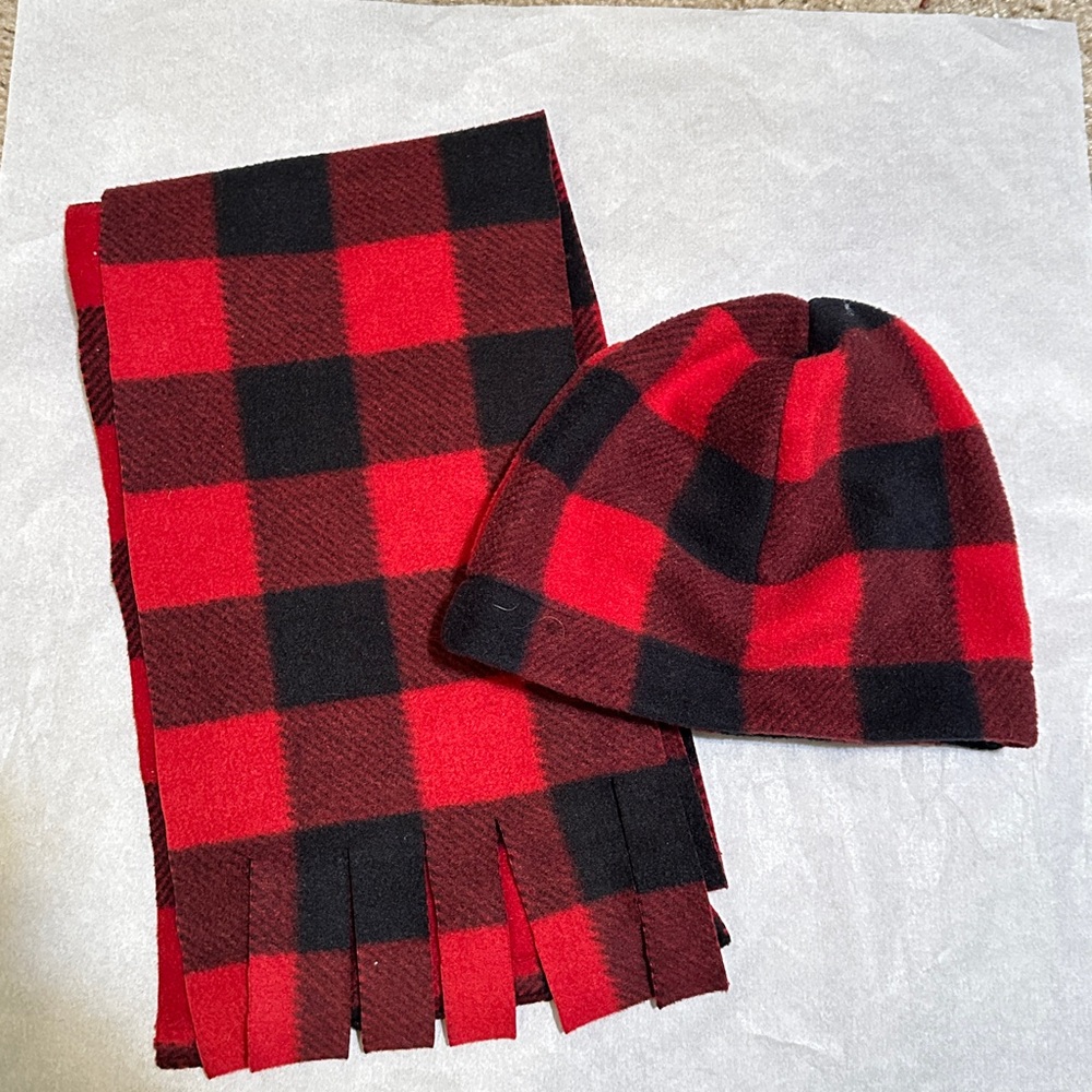 Red and Black Plaid Scarf and Beanie Set unisex New!